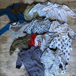 Bundle of 6-9m long sleeve bodysuits